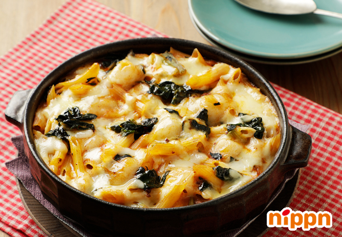 お餅とペンネマカロニのミートソースグラタン