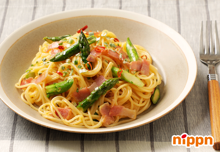 アスパラベーコンのたまペペパスタ