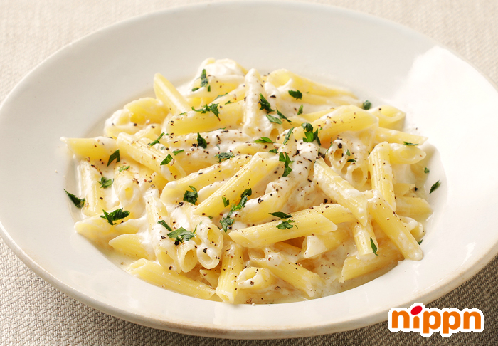 チーズソースペンネ