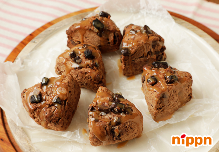 チョコと塩キャラメルのめちゃラクスコーン